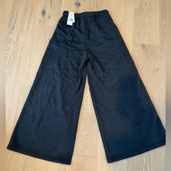 Adidas. Extra wide leg sweat pants. Size S. Dark grey. Elastic waistband. - Picture 4 of 4